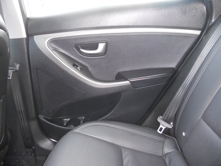 2016 Hyundai i30 1.6 Premium 5dr HATCHBACK Petrol Manual