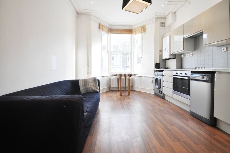 image for 2 bedroom flat in Clonbrock Road, London N16