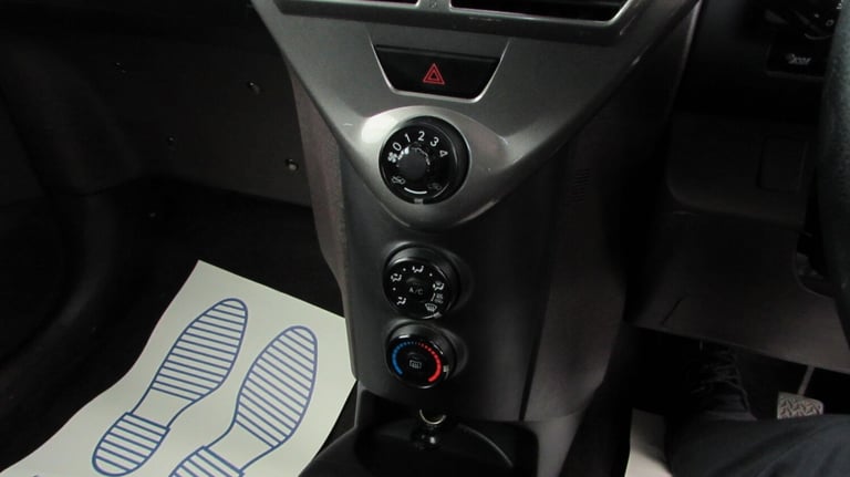 2009 Toyota IQ 1.0 VVT-i 3dr HATCHBACK Petrol Manual