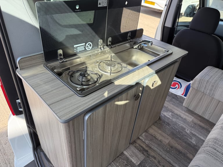 2015 (65)reg Fiat Doblo 1.6 M-Jet Camper Van - 1 Owner - 15250 miles