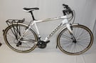 CANNONDALE QUICK 2 (As new) Light Hybrid/ Touring bike. Carbon fork. L