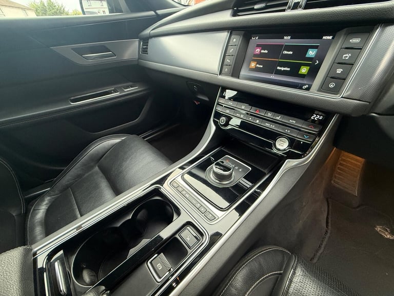 2017 Jaguar XF 2.0d R-Sport Auto Euro 6 (s/s) 4dr SALOON Diesel Automatic