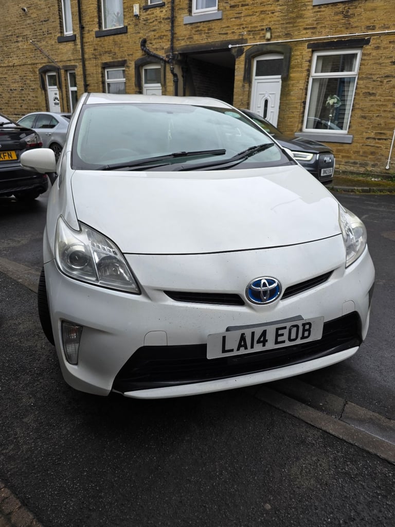 Toyota Prius 2014 Automatic (Read Description)