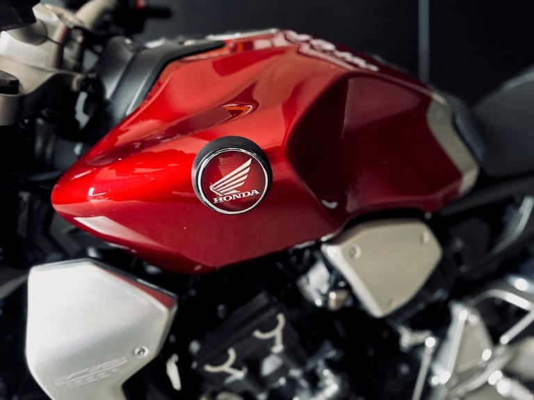STUNNING 2019/19 HONDA CB1000R MOTORCYCLE 