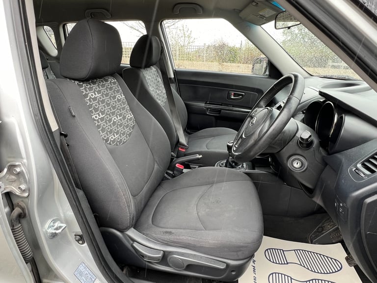 KIA SOUL 1.6 CRDi 2 5dr Silver Lovely Value Family motoring