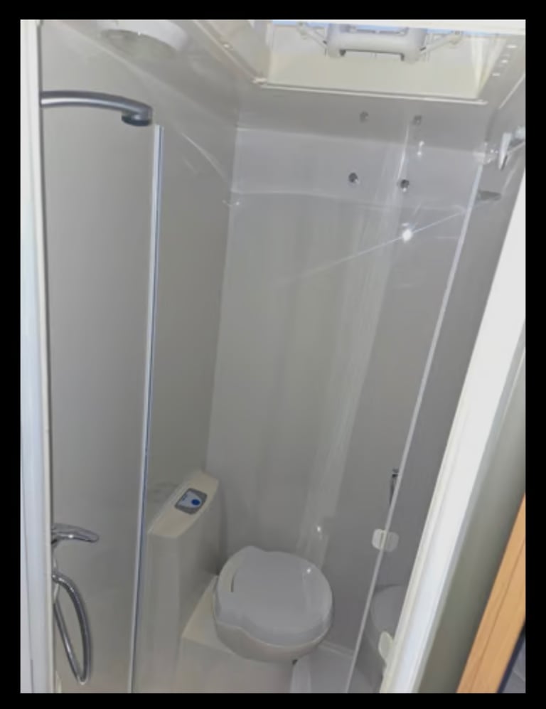 2010 Swift Challenger 4 berth Fixed Bed Caravan