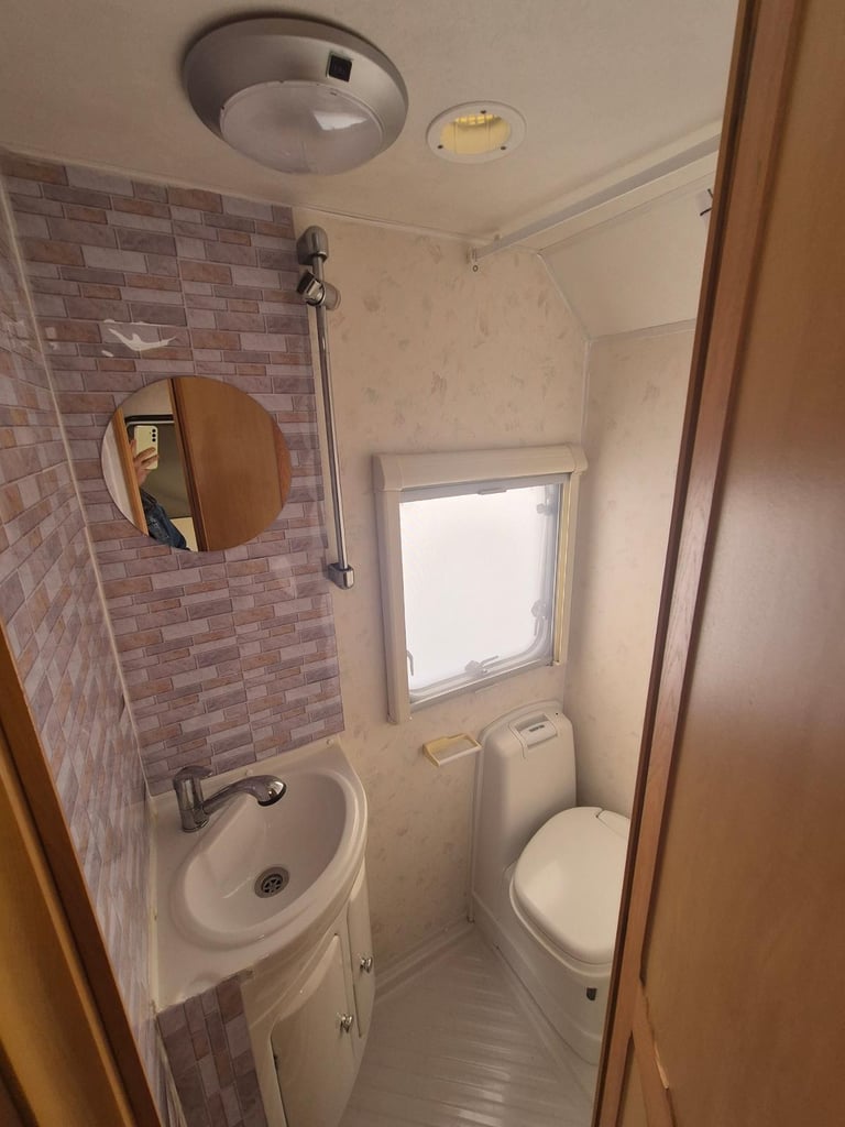 Compass Avantgarde 300 Coachbuilt Motorhome 2005