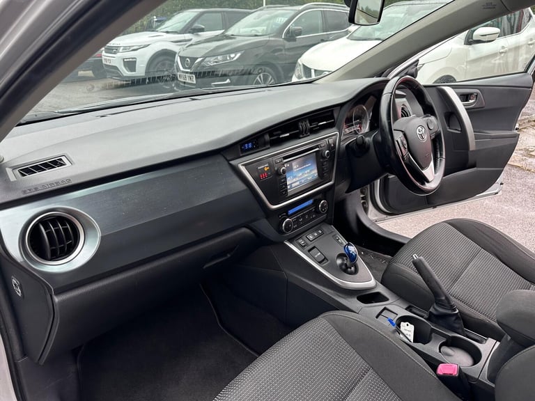  Toyota Auris 1.8 VVT-h Icon CVT Euro 5 (s/s) 5dr Petrol/Electric Hybrid Automatic