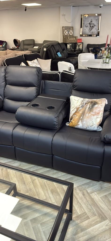 Sofa set 3&2 seater Brand new!