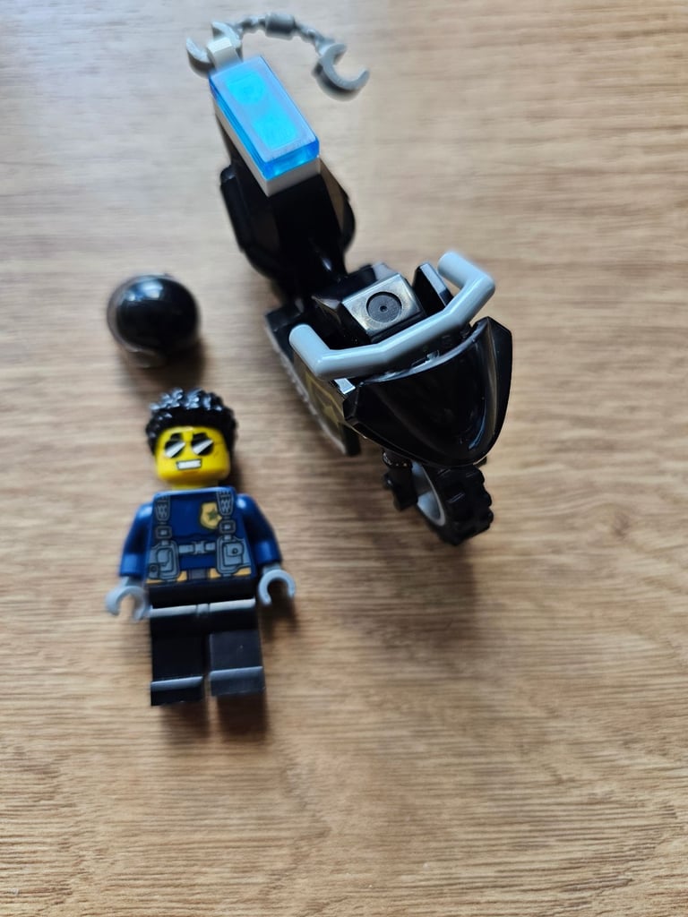Lego set 60276 city- police prisioner transport 