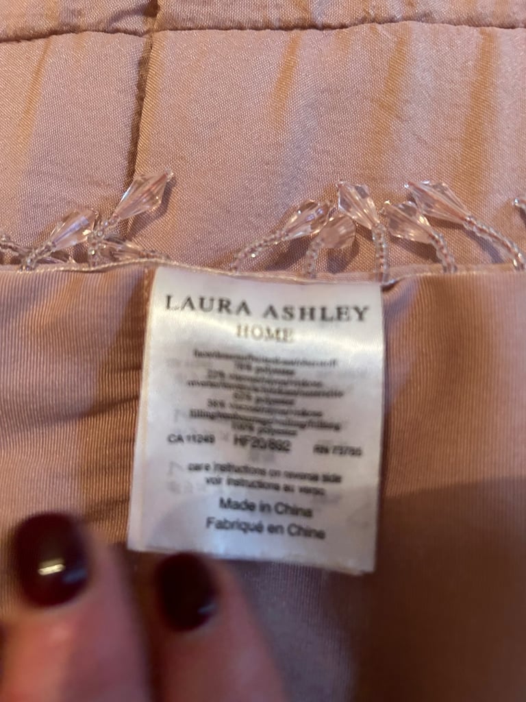 Laura Ashley Throw & 2 Cushions Set