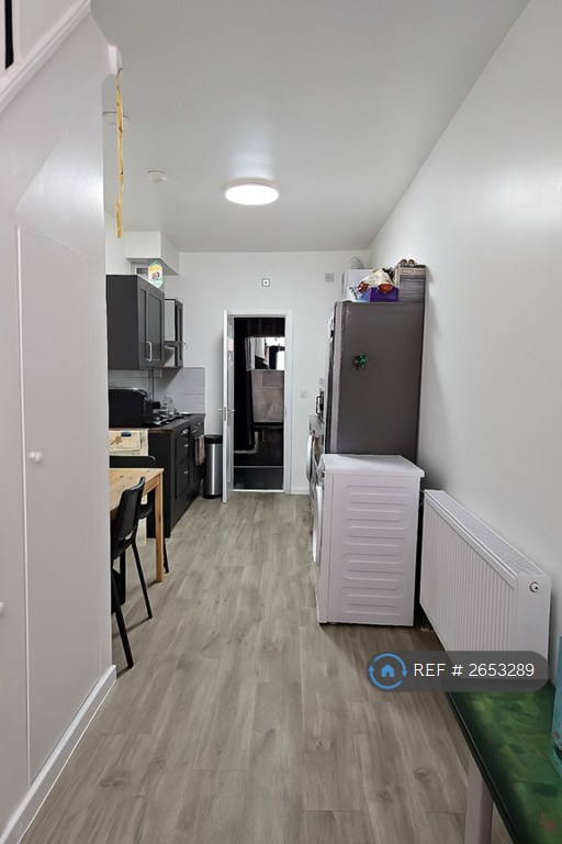 image for 2 bedroom flat in Station Parade, Barking, IG11 (2 bed) (#2653289)