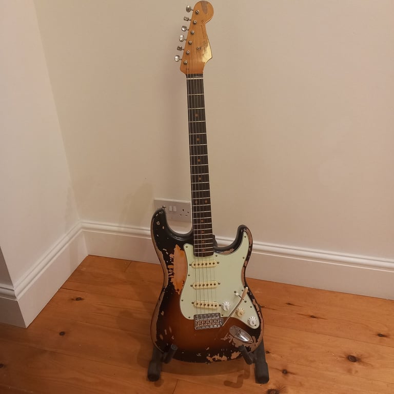 image for Fender Mike McCready Stratocaster RW, 3-color Sunburst