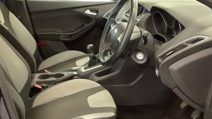  Ford Focus 1.6 Zetec Euro 5 5dr Petrol Manual