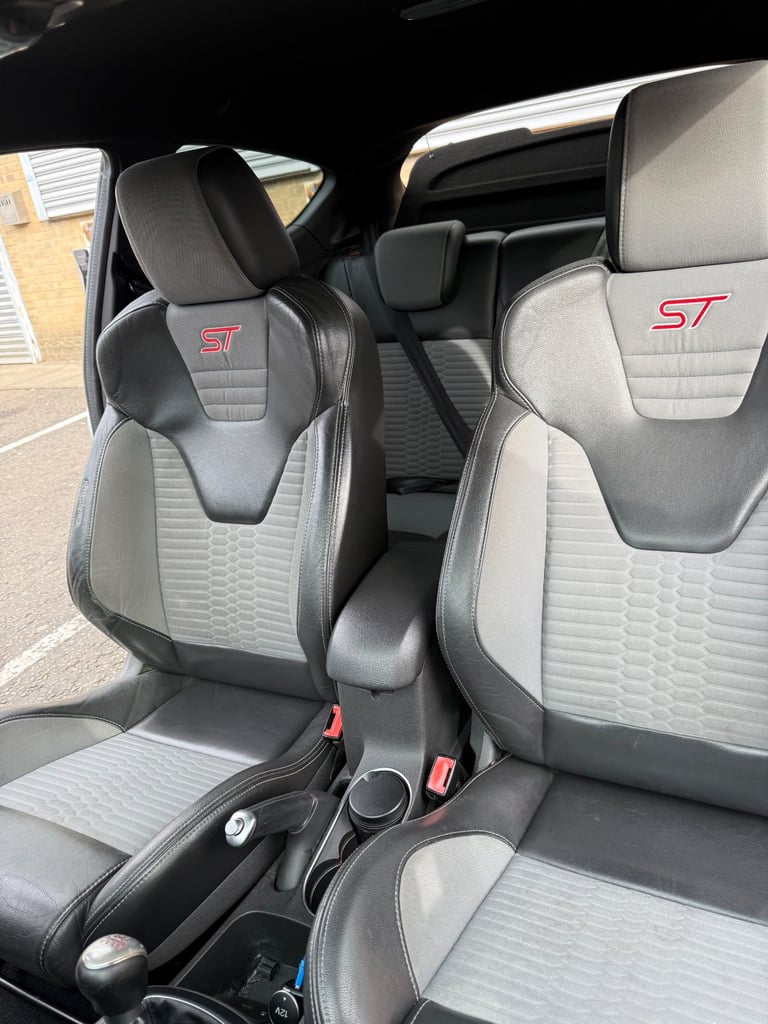 2015 (65) Ford Fiesta ST180 1.6 | 3dr | Petrol | Manual | White | 91,744 Miles
