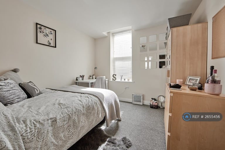 6 bedroom flat in Coniston Avenue, West Jesmond, Newcastle Upon Tyne, NE2 (6 bed) (#2655456)
