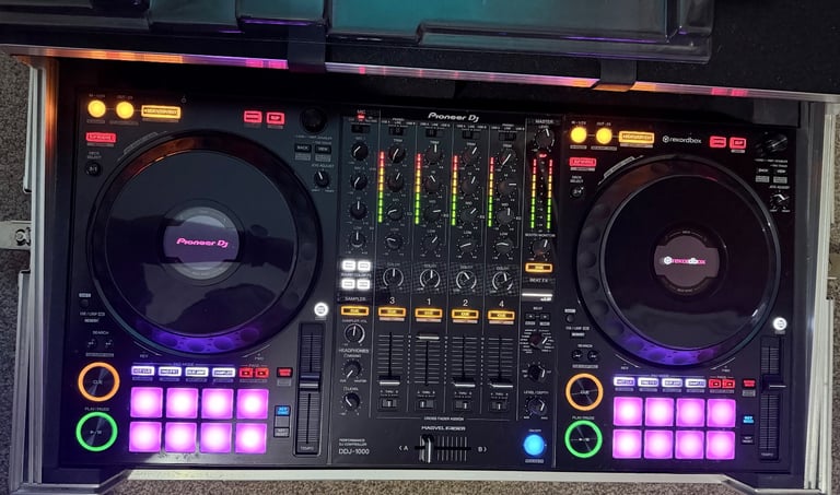 Pioneer DDJ1000 Rekordbox DJ Controller and Magma Flight Case with Laptop Stand