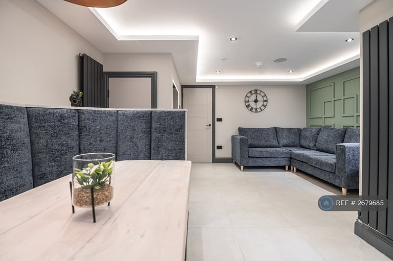 6 bedroom house in Adelaide Road, Kensington, Liverpool, L7 (6 bed) (#2679685)