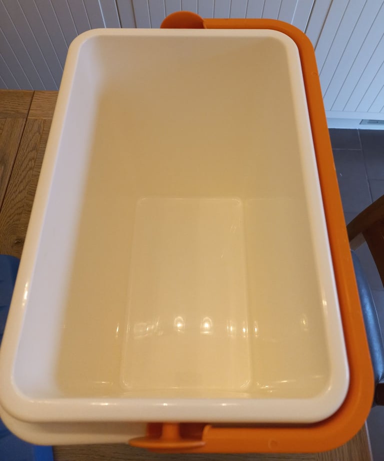 30L COOL BOX