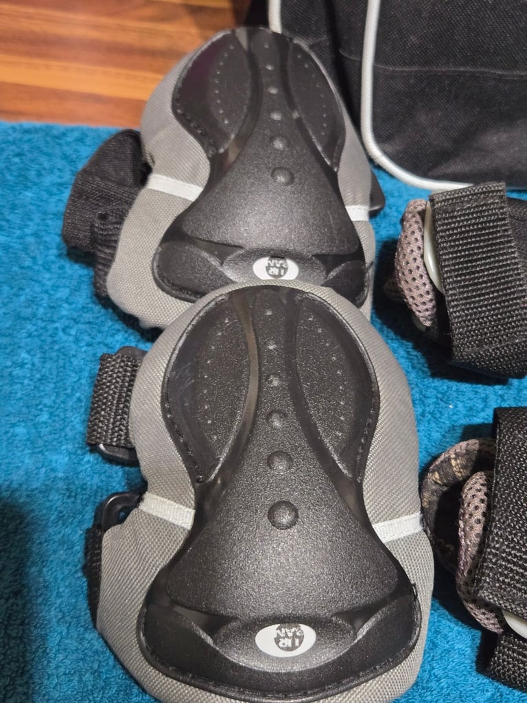 Decathlon UK6 Black Grey Inline Skates with Lemonade Bag and Protection Gear