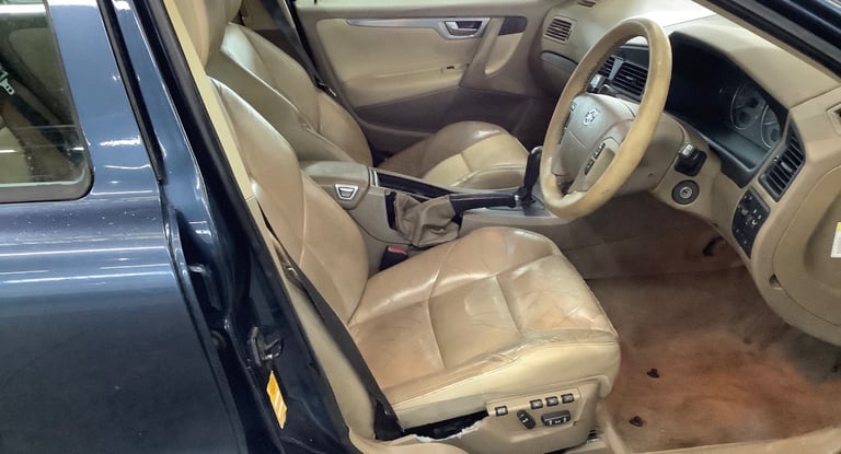 2004 Volvo V70 2.4 170 SE 5dr Auto ESTATE Petrol Automatic