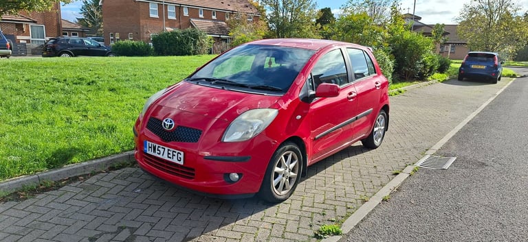 Toyota Yaris SR, 5 door Hatchback, 2007, Manual, 1.3 petrol.