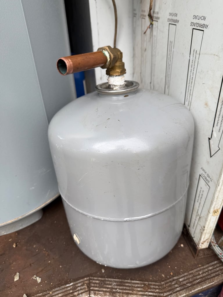 Unvented Hot Water Cylinder 210 Litre