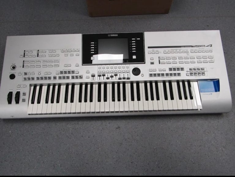 Yamaha Tyros 4 