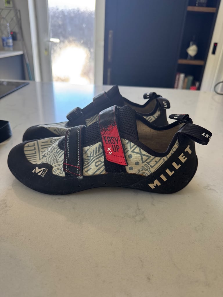 Men’s size 10 climbing shoes millet 