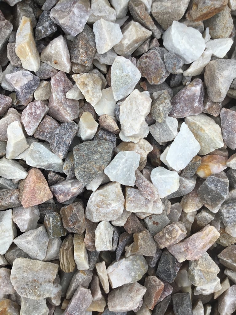 image for Bulk bags of 20 mm crannach ice ( Rosie quartz) garden and driveway chips/ gravel/ stones 