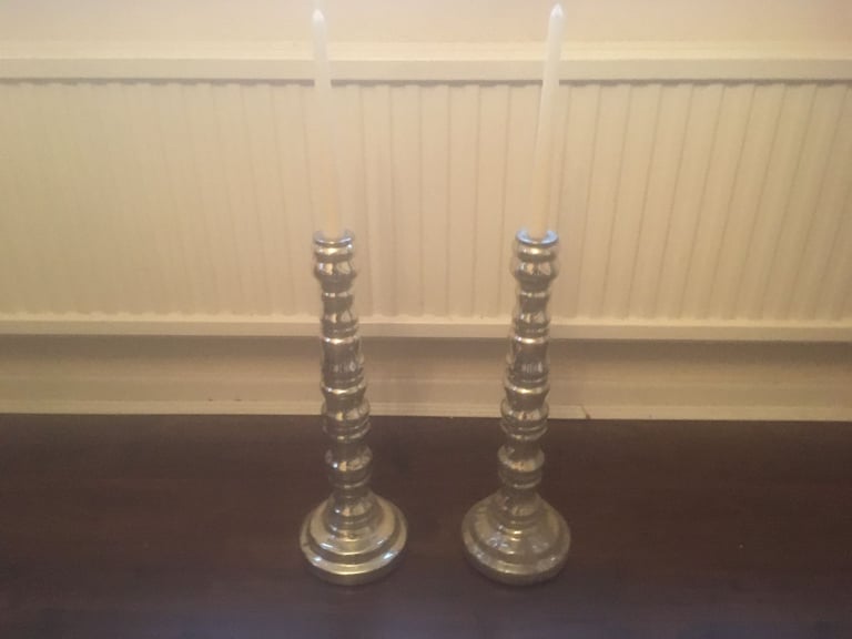 3 x LOMBOK Candlestick Holders Silver. I think they are made of glass.