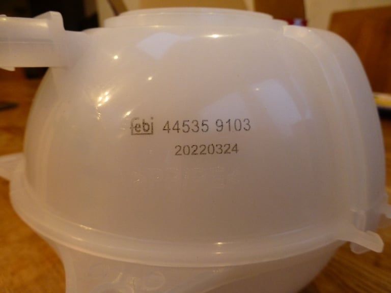 Coolant Expansion Tank Inc Sensor Fits VW Fox Polo Audi A1 Seat Skoda Febi 44535