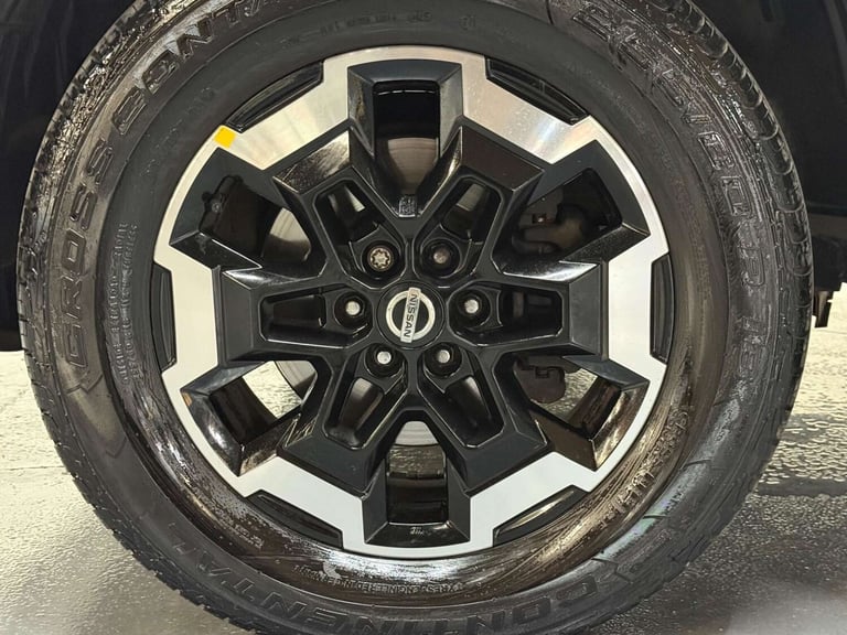 2020 Nissan Navara Double Cab Pick Up Tekna 2.3dCi 190 TT 4WD Auto PICK UP DIESEL Automatic
