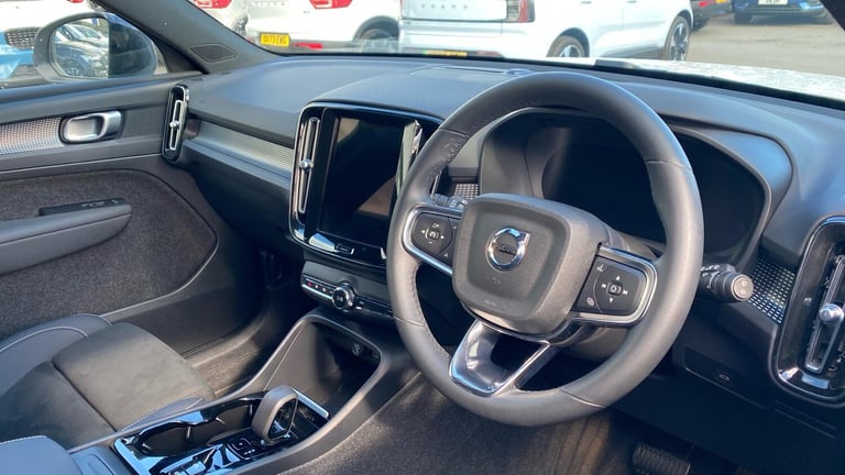 2024 Volvo XC40 2.0 B3P Plus Dark 5dr Auto ESTATE PETROL Automatic