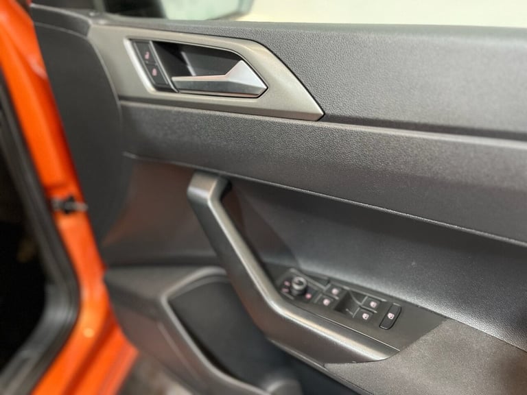 2018 Volkswagen Polo 1.0 SE 5d 74 BHP Hatchback Petrol Manual