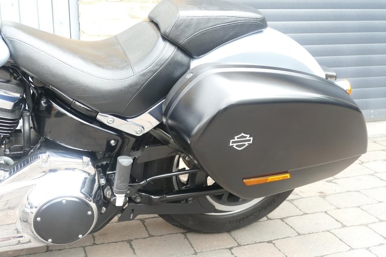 19 Harley-Davidson FL Sportglide