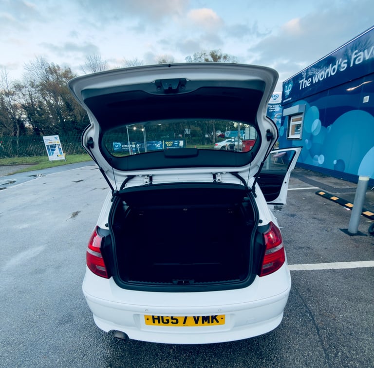 BMW, 1 SERIES, Hatchback, 2007, Manual, 1995 (cc), 5 doors