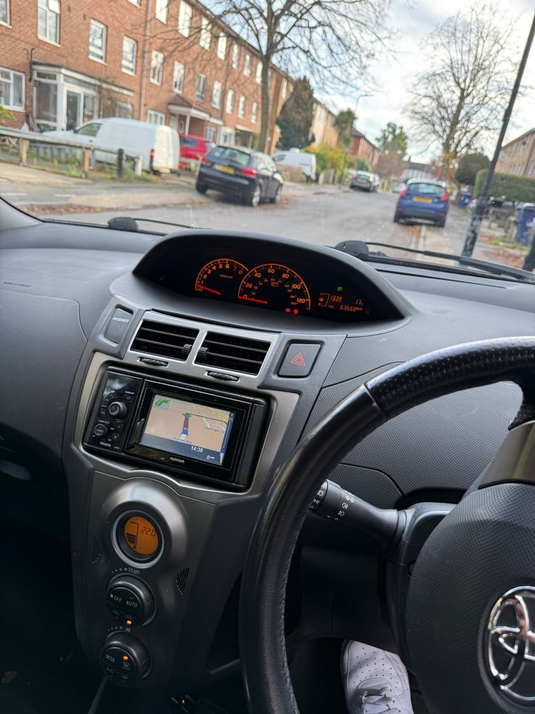 Toyota, YARIS, Hatchback, 2011, Manual, 1329 (cc), 5 doors