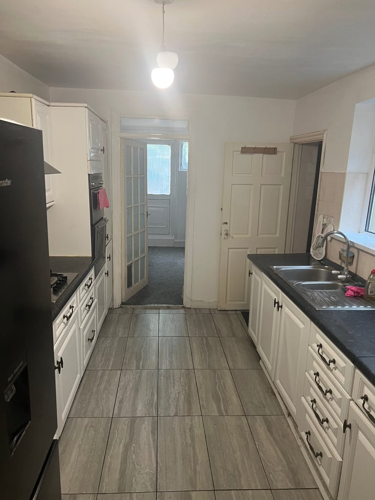 Ground Floor 2-Bedroom Flat Walthamstow, E17