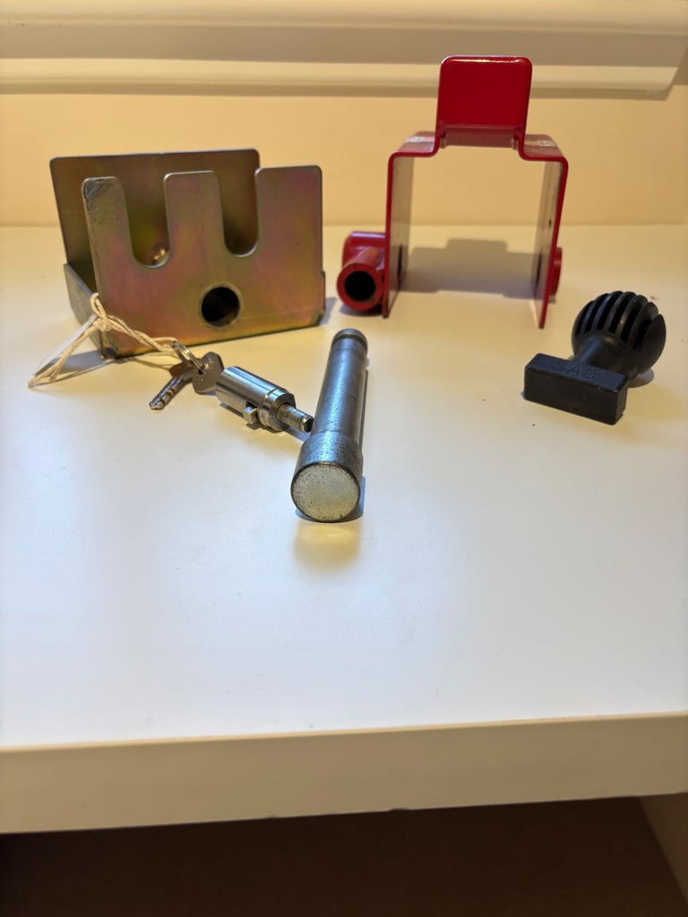 Caravan/trailer hitchlock
