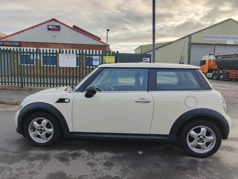 2011 MINI Hatch 1.6 One 3dr HATCHBACK Petrol Manual