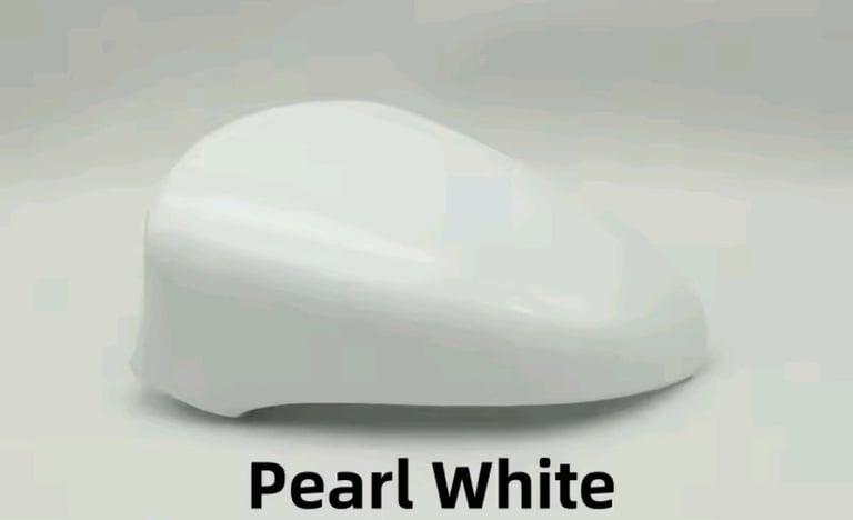 Pearl white Lexus Ct200h left side wing mirror cover (left hand drive car only)