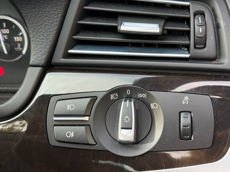 2014 BMW 5 Series 3.0 530d SE Saloon 4dr Diesel Auto Euro 6 (s/s) (258 ps) Saloon Diesel Automatic