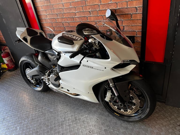 2014 Ducati 899 Panigale dynamag wheels nitron suspension 