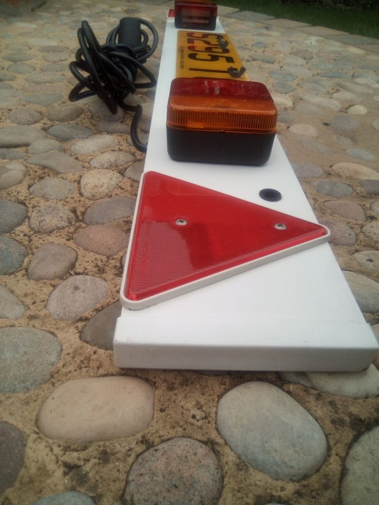 Towing trailer board 