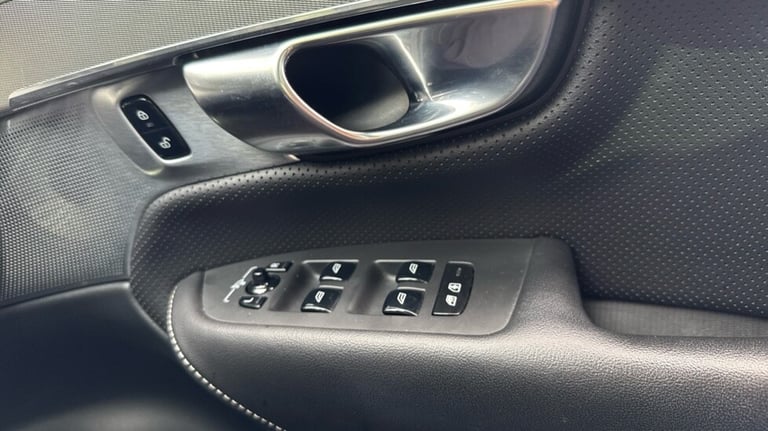 2021 Volvo XC90 Recharge R-Design Pro, T8 AWD plug-in hybrid, 7 Seats Estate Petrol Parallel PHEV...