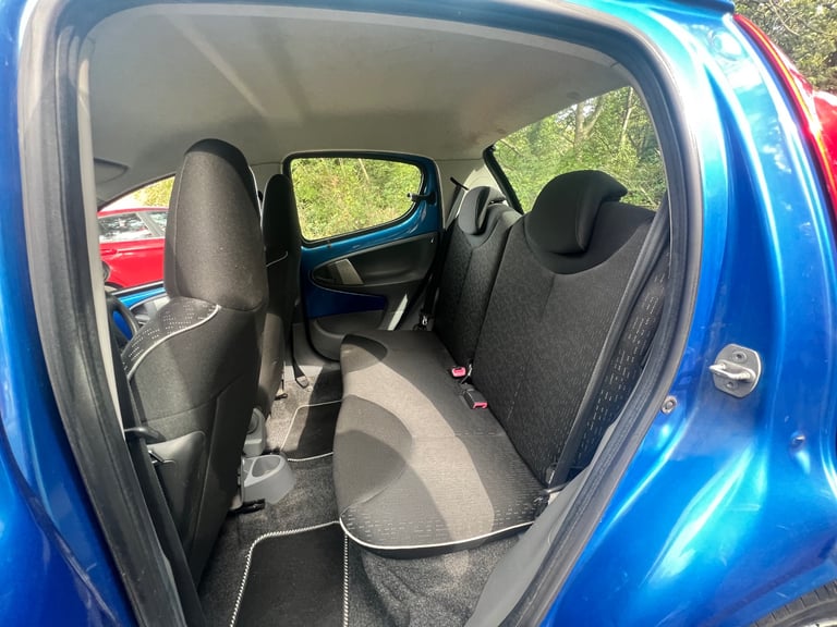 Peugeot, 107, Hatchback, 2011, Manual, 998 (cc), 5 doors