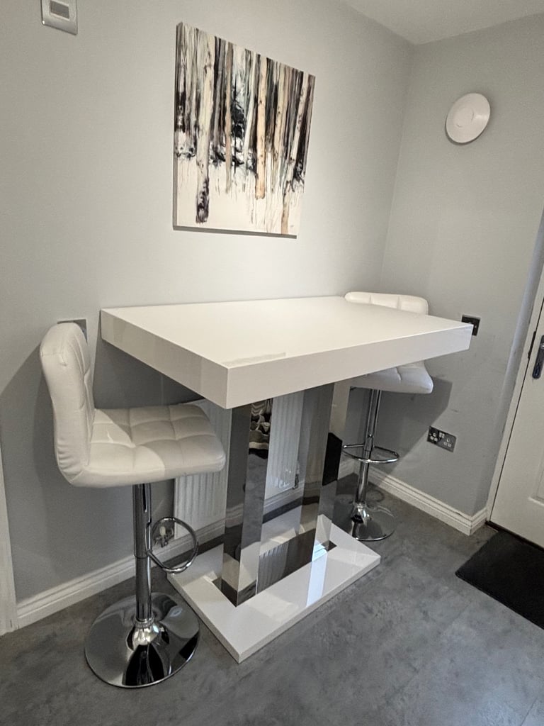 image for Breakfast Bar Table with 2 Leather Stools