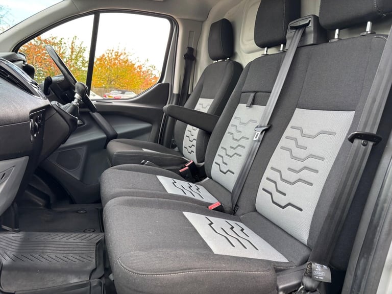 2017 Ford Transit Custom 2.0 TDCi 130ps Low Roof Limited Van PANEL VAN DIESEL Manual
