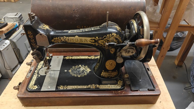 image for Vintage Singer manual sewing machine